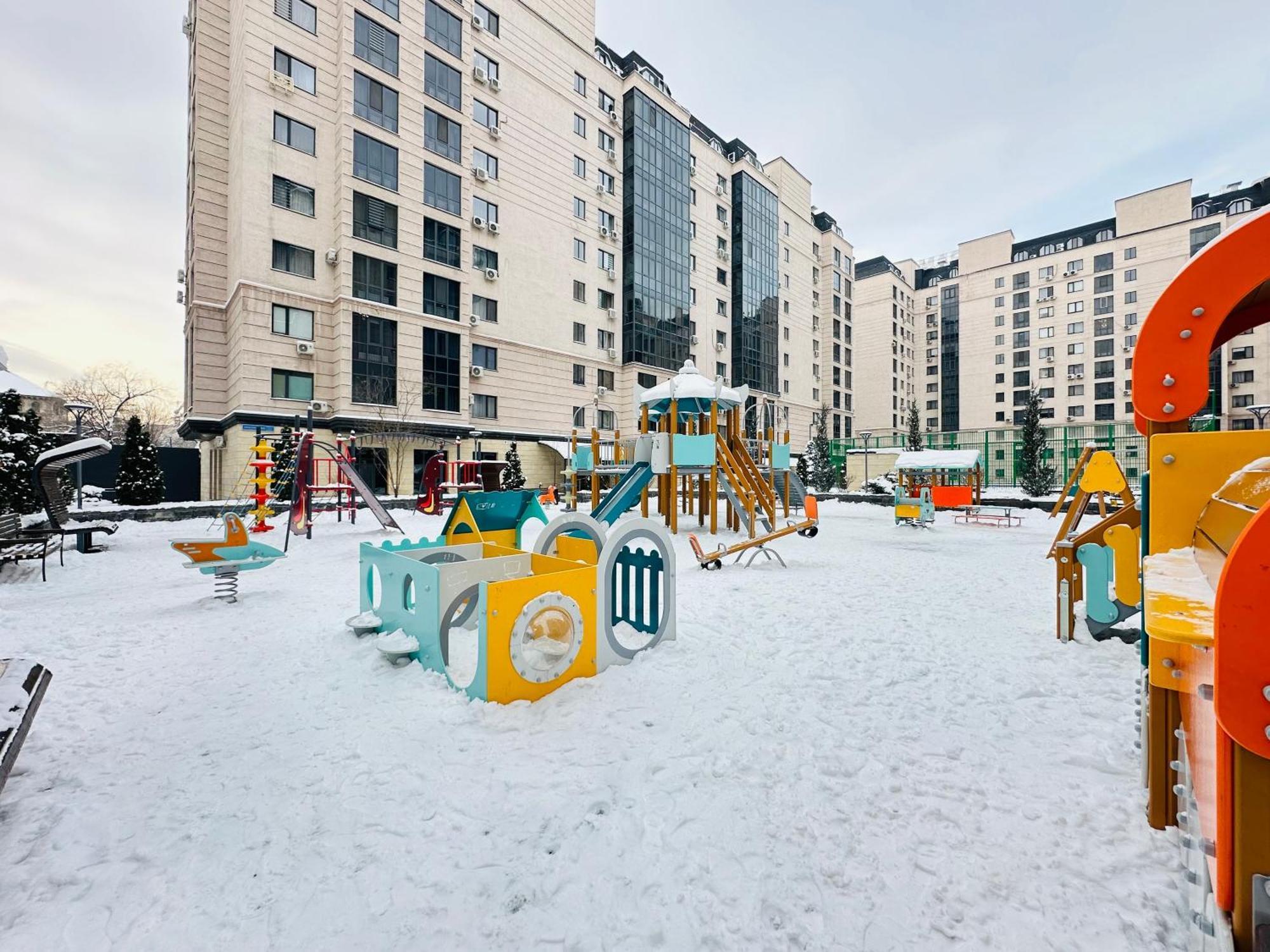 Apartament Vostochnyi Park Apartament In The Center Of Ałma Ata Zewnętrze zdjęcie